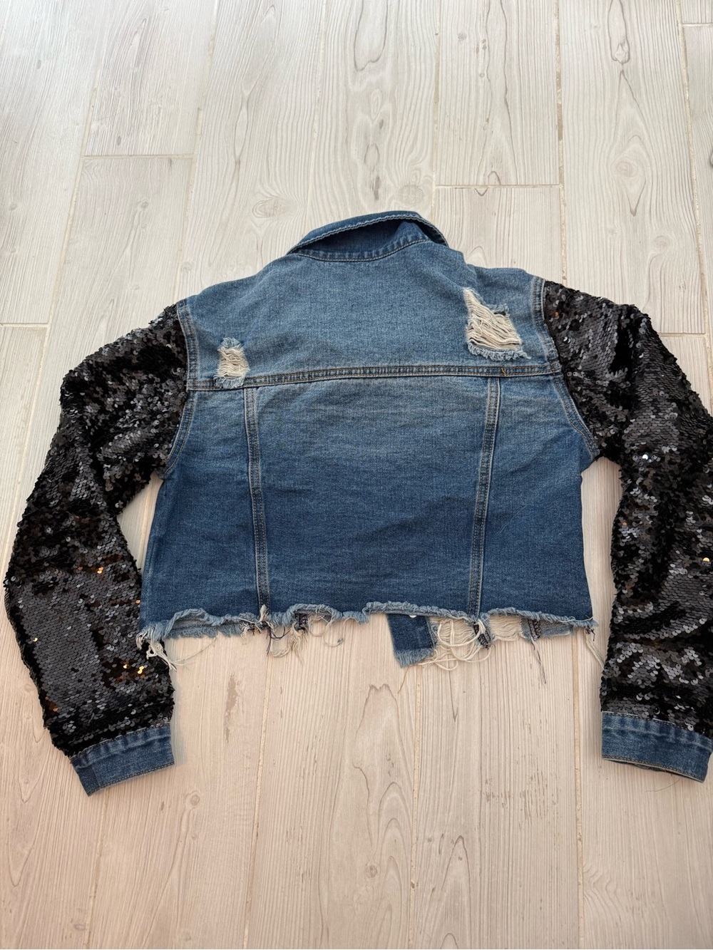Cropped Denim Jacket With Sequin Sleeves - Picture 4 of 4